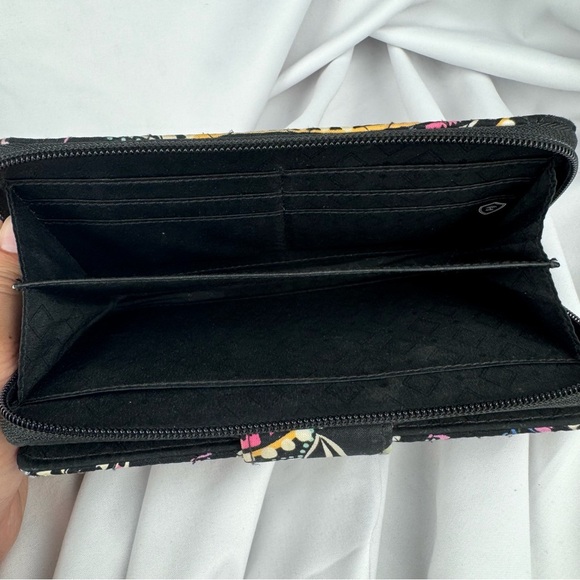 Vera Bradley Turn Lock Zip Around Wallet with multi color Paisly’s - Picture 14 of 16